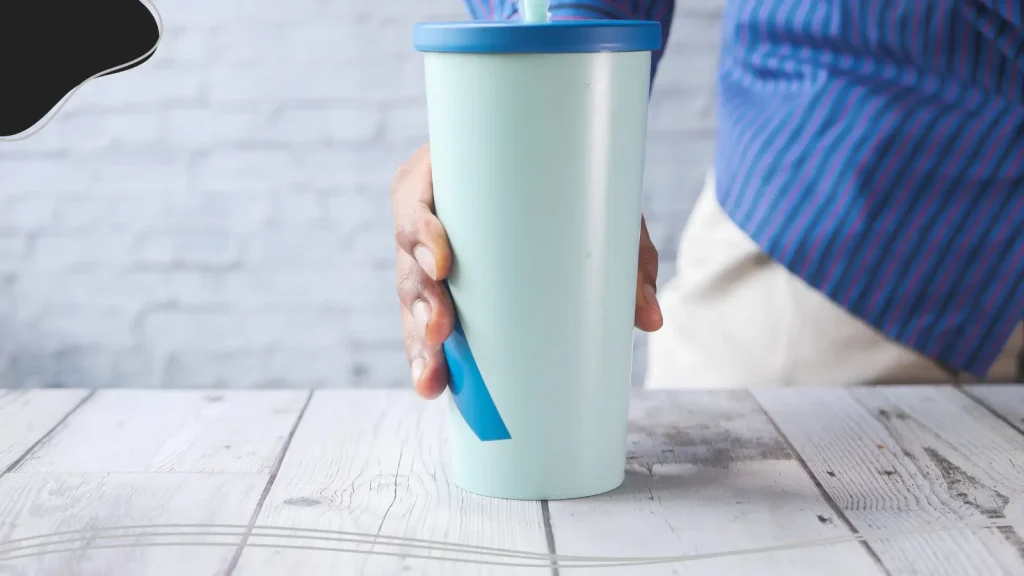 Stadium cup with straw